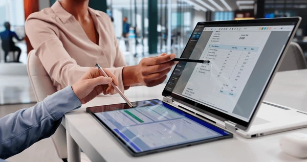 digital accountancy firm using electronic 600nw 2741626027.webp